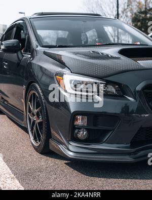 Primo piano di un Subaru WRX STI in fibra di carbonio Foto Stock