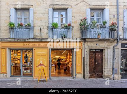 La Cure Gourmande, Uzes, Francia. Un negozio specializzato in cioccolato, biscotto, pasticceria, regali, Foto Stock