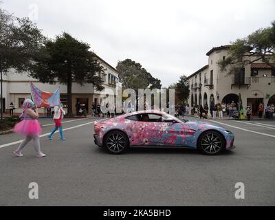 Carmel by the Sea, California, USA. 31st Ott 2022. Scenes from the 2022 Carmel Halloween parade Down Ocean Avenue Credit: Motofoto/Alamy Live News Foto Stock