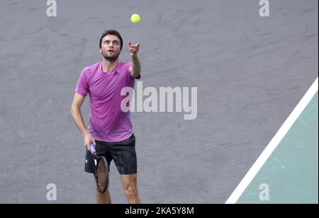 Gilles Simon di Francia durante il giorno 1 del Rolex Paris Masters 2022, ATP Masters 1000 torneo di tennis il 29 ottobre 2022 presso l'Accor Arena di Parigi, Francia - Foto: Jean Catuffe/DPPI/LiveMedia Foto Stock