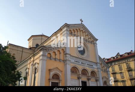 Traduzione di Sancti Angelis Custodibus Chiesa degli Angeli del Santo Guardiano a Torino Foto Stock