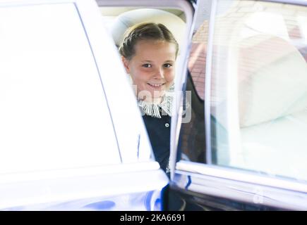 OSLO 20130913. Il principe ereditario Haakon, la principessa ereditaria mette-Marit e la principessa Ingrid Alexandra sono stati ricevuti su piste verdi quando la nuova casa ambiente ha aperto a Oslo venerdì. La nuova casa dell'ambiente si trova in via Mariboes, nel centro di Oslo, e contiene molte delle più importanti organizzazioni norvegesi per l'ambiente e lo sviluppo, tra cui l'Associazione per la protezione della natura, la Fondazione per la foresta pluviale e lo sviluppo. Foto: Berit Roald/NTB scanpix Foto Stock