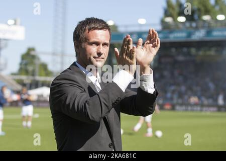 Direttore uscente di Stromsgodset FK e direttore entrante del club scozzese di Premiership Celtic Ronny Deila durante la cerimonia di congedo dopo la metà della partita tra l'ex club di Deila Stromsgodset e Haugesund nella top League norvegese di Drammen, 9 giugno 2014. Foto di Audun Braastad, NTB scanpix Foto Stock