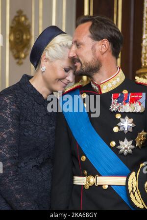 OSLO 20140902. Il presidente estone Toomas Hendrik Ilves è stato ricevuto dal re Harald, dalla regina Sonja, dal principe ereditario Haakon, dalla principessa ereditaria mette-Marit e dalla principessa Astrid, quando è venuto in una visita ufficiale di stato di un giorno in Norvegia martedì. Nella foto: Principessa della Corona mette-Marit e Principe della Corona Haakon. Foto: Berit Roald/ Foto Stock