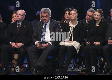 AUSCHWITZ, POLONIA 20150127. Principessa della Corona Vittoria (Svezia) durante la cerimonia commemorativa ad Auschwitz, dove le vittime dell'Olocausto commemorano 70 anni dopo la liberazione di Auschwitz-Birkenau in Polonia. Capi di Stato e reali di più di 30 stati che partecipano alla cerimonia. Foto: Berit Roald / NTB scanpix Foto Stock