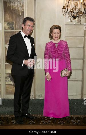 New York, Stati Uniti 20150417. Cerimonia e cena di gala al Pierre Hotel di New York, dove la American-Scandinavian Foundation premia la medaglia d'oro a HM Queen Sonja e Anders Fogh Rasmussen. Foto: Pontus Hook / NTB scanpix Foto Stock