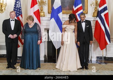 Washington DC, USA 20160514. Il presidente Barack Obama e la moglie Michelle accolgono il primo ministro Erna Solberg e suo marito Sindre Finnes prima della cena di Stato alla Casa Bianca di Washington. Foto: Heiko Junge / NTB scanpix Foto Stock