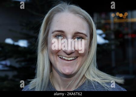 DAVOS, SVIZZERA 20170214. Campionato Mondiale di Sci alpino FIS 2017 in ST. MORITZ. Maren Skjoeld durante una conferenza stampa con la squadra alpina norvegese. Foto: Cornelius Poppe / NTB scanpix Foto Stock