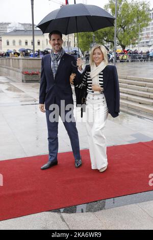 Oslo, Norvegia 20170510. Le loro Maestà il Re e la Regina di Norvegia celebrano i loro 80th compleanni. Il Principe Nikoaos di Grecia e la Principessa Tatiana alla partenza da Honnorbrygga a Oslo in un viaggio per il pranzo sul Royal Yacht HNoMY Norge il Mercoledì. Foto: Gorm Kallestad / NTB scanpix Foto Stock