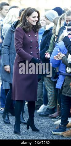 Oslo, Norvegia 20180202. Il principe Guglielmo di Gran Bretagna e la duchessa Kate visitano la Norvegia e la scuola superiore Hartvig Nissen. La duchessa saluta la gente. Foto: Terje Pedersen / NTB scanpi Foto Stock