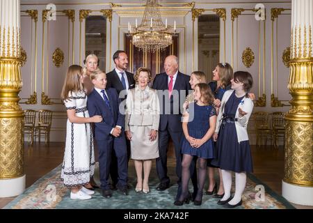 Oslo, Norvegia 20180829. Fotografare la Famiglia reale al Palazzo reale. Da sinistra: Principessa Ingrid Alexandra, principessa ereditaria mette-Marit, principe Sverre Magnus, principe ereditario Haakon, regina Sonja, Re Harald, Leah Isadora Behn, Emma Tallulah Behn, Principessa Märtha Louise e Maud Angelica Behn. Foto: Heiko Junge / NTB scanpix Foto Stock