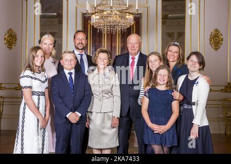 Oslo, Norvegia 20180829. Fotografare la Famiglia reale al Palazzo reale. Da sinistra: Principessa Ingrid Alexandra, principessa ereditaria mette-Marit, principe Sverre Magnus, principe ereditario Haakon, regina Sonja, Re Harald, Leah Isadora Behn, Emma Tallulah Behn, Principessa Märtha Louise e Maud Angelica Behn. Foto: Heiko Junge / NTB scanpix Foto Stock