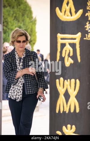 Dunhuang, Cina 20181013. Il re Harald e la regina Sonja hanno completato il loro soggiorno a Dunhuang con pranzo nella pagoda dell'oasi di Yueya. Foto: Heiko Junge / NTB scanpi Foto Stock