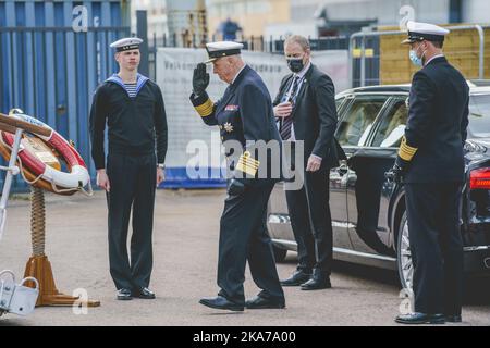 Oslo 20210506. Il re Harald e il principe ereditario Haakon imbarcano sulla nave reale norvegese a Filipstad a Oslo. Foto: Stian Lysberg Solum / NTB Foto Stock