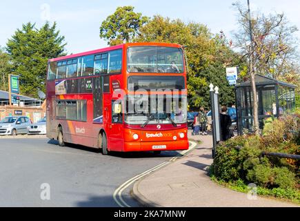 Servizio autobus Volvo B7TL a due piani gestito da Ipswich Reds, Woodbridge, Suffolk, Inghilterra, Regno Unito Foto Stock