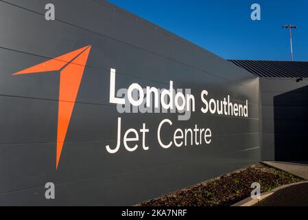 Jet Centre presso l'aeroporto Southend di Londra, Southend on Sea, Essex, Regno Unito. Servizi e strutture FBO (Fixed Based Operator) per viaggi d'affari privati Foto Stock