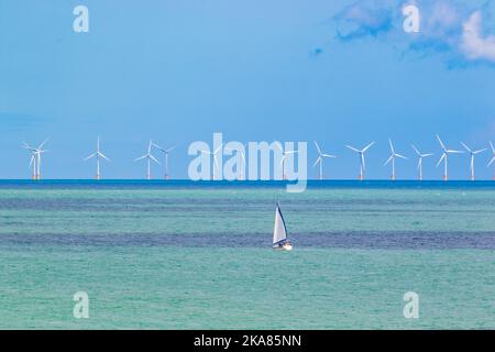 La Fattoria del vento di Thanet (anche chiamata anche Fattoria del vento offshore di Thanet è una fattoria eolica offshore 7 miglia fuori della costa del distretto di Thanet nel Kent, Englan Foto Stock