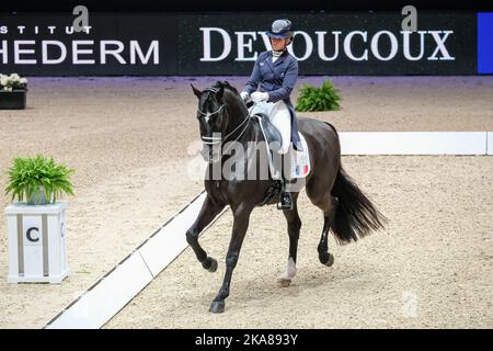 Francia, Lione, 2022-10-28. Il pilota francese Morgan Barbancon durante la sua apparizione alla coppa del mondo dressage a Equita Lyon. Foto Stock