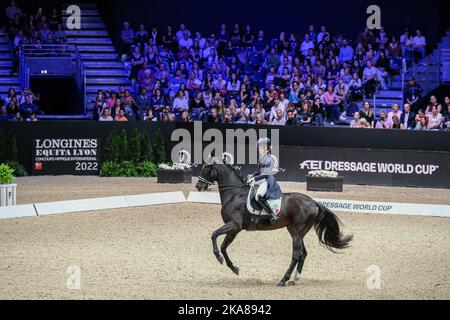 Francia, Lione, 2022-10-28. Il pilota francese Morgan Barbancon durante la sua apparizione alla coppa del mondo dressage a Equita Lyon. Foto Stock