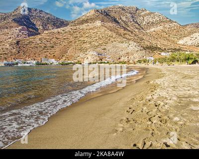 Una bella vista del villaggio Kamares sull'isola di Sifnos, Grecia Foto Stock