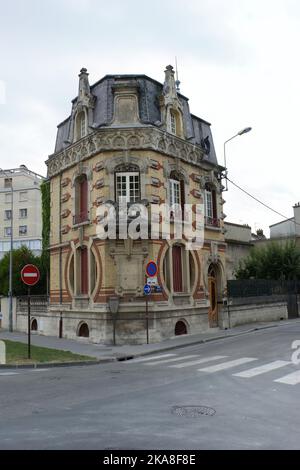 Epernay, Marne, Francia 08 10 2008 Closeup streetview sulla famosa casa Art Nouveau della luna Foto Stock