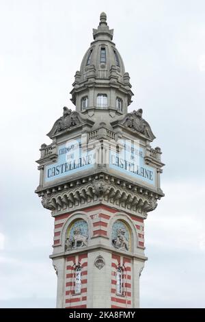 Epernay, Marne, France 08 10 2008 : chiusura sulla Torre della prestigiosa cantina francese Castellane Champaign Foto Stock