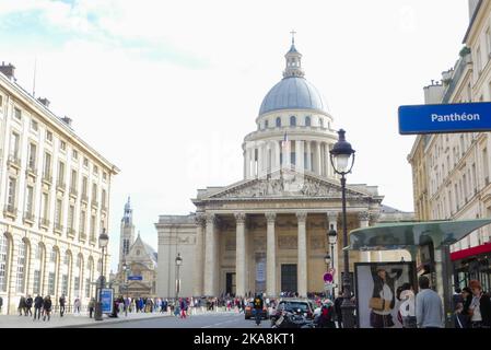 Parigi, Francia. Ottobre 30. 2022. Famosa chiesa, il Pantheon, risalente al 18th ° secolo. Monumento in stile neoclassico, luoghi della memoria. Foto Stock