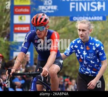 Melden, Belgio, 01 novembre 2022. Il belga Thibau NYS viene raffigurato dopo la gara maschile durante il Koppenbergcross, la prima gara (su otto) del X2O° Trofeo Badkamers, a Melden, martedì 01 novembre 2022. FOTO DI BELGA DAVID PINTENS Foto Stock