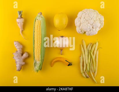 Set di verdure gialle e frutta Foto Stock