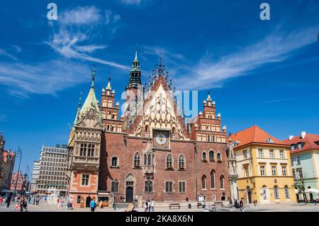 Case storiche nel centro storico di Wroclaw in una giornata di sole. Foto Stock