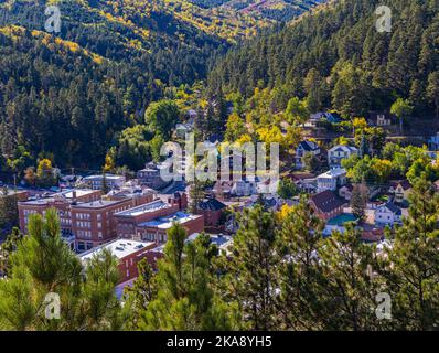 Vista rialzata del centro città dal monte Moriah, Deadwood, South Dakota, Stati Uniti Foto Stock