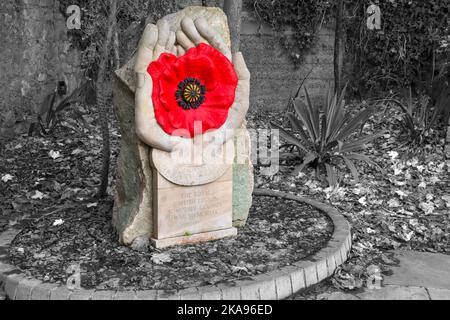 Il Royal British Legion Somerset County War Memorial a Grove Park a Weston Super Mare, Somerset Regno Unito nel mese di ottobre - li ricorderemo Foto Stock