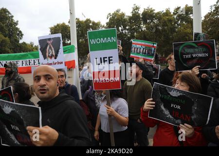 Protesta per l'uccisione di Mahsa Amini a Londra il 23rd ottobre 2022. Foto Stock