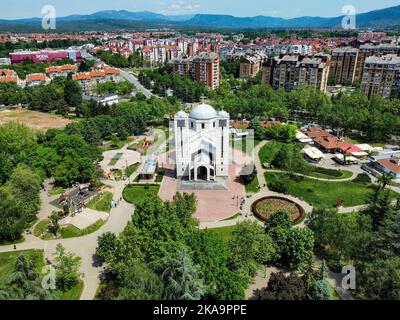 Una veduta aerea della Chiesa del Santo Imperatore Costantino e dell'imperatrice Helena a Nis, Serbia Foto Stock