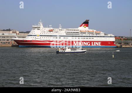 Helsinki, Finlandia - 20 agosto 2022: La nave da crociera Gabriella operata dalla Viking Line ormeggiata al terminal dei traghetti di Skatudden. Foto Stock