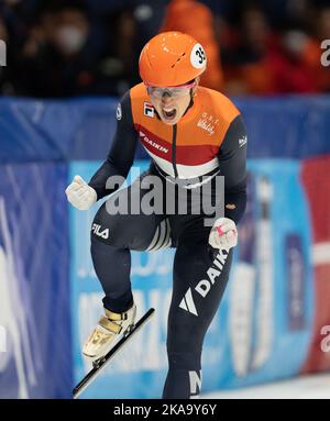 Montreal, Quebec, Canada. 30th Ott 2022. VELZEBOER XANDRA, (NED), festeggia la sua vittoria del 1000m durante la Coppa del mondo ISU Short Track all'Arena Maurice Richard. (Credit Image: © Patrice Lapointe/ZUMA Press Wire) Foto Stock