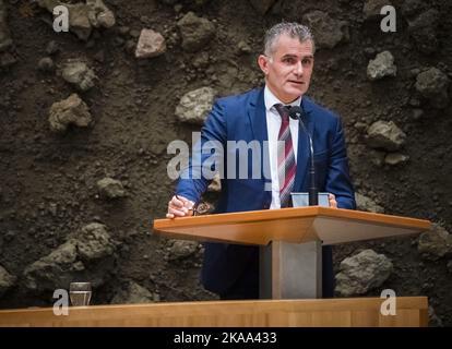 2022-11-01 22:24:59:19 L'AIA - Tom van der Lee (Groenlinks), durante un dibattito interpellation circa l'inflazione alta e la relativa compensazione. ANP BART MAAT netherlands OUT - belgio OUT Foto Stock