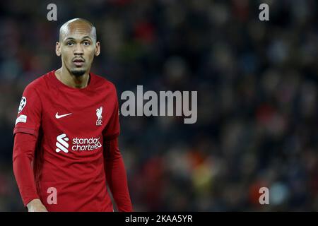 Liverpool, Regno Unito. 01st Nov 2022. Fabinho di Liverpool guarda. UEFA Champions League, gruppo A match, Liverpool / Napoli all'Anfield Stadium di Liverpool martedì 1st novembre 2022. Questa immagine può essere utilizzata solo per scopi editoriali. Solo per uso editoriale, licenza richiesta per uso commerciale. Nessun utilizzo nelle scommesse, nei giochi o nelle pubblicazioni di un singolo club/campionato/giocatore. pic di Chris Stading/Andrew Orchard SPORTS photography/Alamy Live news Credit: Andrew Orchard SPORTS photography/Alamy Live News Foto Stock