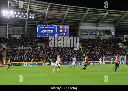 Hull City tifosi allo stand durante la partita del Campionato Sky Bet Hull City vs Middlesbrough al MKM Stadium, Hull, Regno Unito, 1st novembre 2022 (Foto di Mark Cosgrove/News Images) Foto Stock