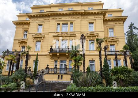 Edificio, Lungomare, Promenade Franz Joseph, Opatija, Croazia Foto Stock