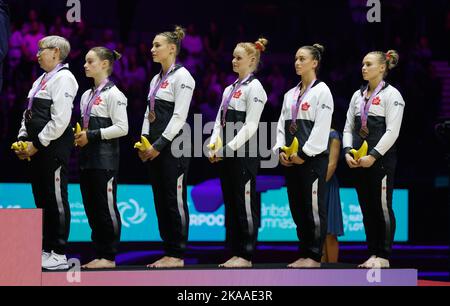Liverpool, Inghilterra; 1st novembre 2022, M&amp; S Bank Arena, Liverpool, Inghilterra; Campionati mondiali di ginnastica artistica 2022; medaglie finali di bronzo della squadra mondiale Team Canada Foto Stock