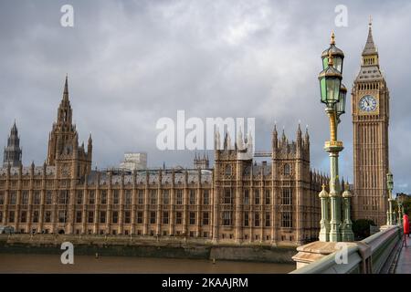 Westminster, Londra, Regno Unito. 1st Novembre 2022. Il Palazzo di Westminster a Londra. I laburisti hanno riferito di aver deferito il Segretario di Stato conservatore, Suella Braverman, alla sorveglianza finanziaria a seguito delle sue presunte perdite di e-mail. Credito: Maureen McLean/Alamy Foto Stock