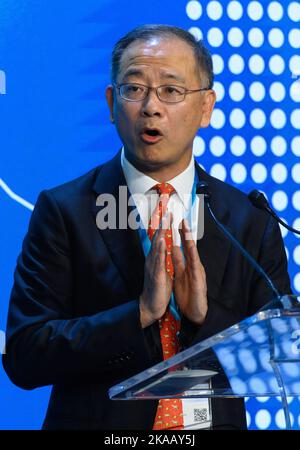 2 novembre 2022, Hong Kong, Hong Kong SAR, Cina: Global Financial Leaders' Investment Summit: Conversazioni con gli investitori globali.discorso di benvenuto di {person shown}, Chief Executive.Hong Kong Monetary Authority and.Chairman, Hong Kong Academy of Finance.Jayne Russell (Credit Image: © Jayne Russell/ZUMA Press Wire) Foto Stock