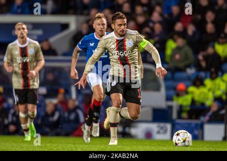 Glasgow, Regno Unito. 02nd Nov 2022. Ibrox Dusan Tadic di Ajax durante la partita di calcio tra i Rangers di Glasgow e Ajax di Amsterdam allo stadio Ibrox di Glasgow, Scozia. Partita valida per UEFA Champions League (Richard Callis/SPP) credito: SPP Sport Press Photo. /Alamy Live News Foto Stock