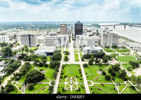 Antenna di Baton Rouge con la statua di Huey Long e il famoso skyline Foto Stock