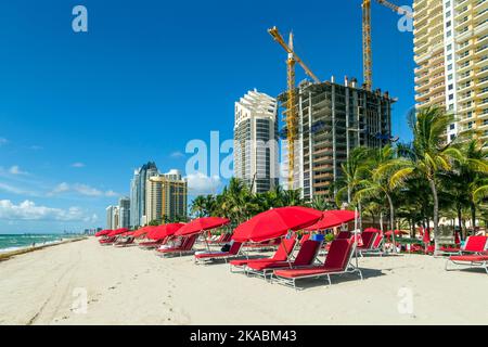 Grattacielo a Sunny Isles Beach e a Miami in Florida Foto Stock