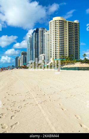 Grattacielo a Sunny Isles Beach e a Miami in Florida Foto Stock