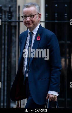 Londra, Regno Unito, 02/11/2022, il sig. Michael Gove, segretario di Stato per il livellamento lascia 10 Downing Street a Londra il 2nd novembre 2022. Foto Stock