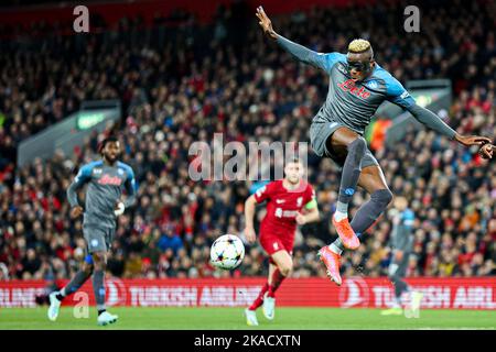 Liverpool, Regno Unito. 01st Nov 2022. Victor Osimhen di Napoli durante la partita della UEFA Champions League tra Liverpool e Napoli ad Anfield, Liverpool, Inghilterra, il 1 novembre 2022. Foto di ben Wright. Solo per uso editoriale, licenza richiesta per uso commerciale. Non è utilizzabile nelle scommesse, nei giochi o nelle pubblicazioni di un singolo club/campionato/giocatore. Credit: UK Sports Pics Ltd/Alamy Live News Foto Stock