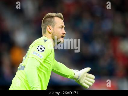 Leverkusen/Germania. 1st novembre 2022, goalwart Simon MIGNOLET (CB) gesto, gesto, Calcio Champions League, primo turno 6th matchday, Bayer 04 Leverkusen (LEV) - Club Bruegge (CB) 0: 0, il 1st novembre 2022 a Leverkusen/Germania. Foto Stock